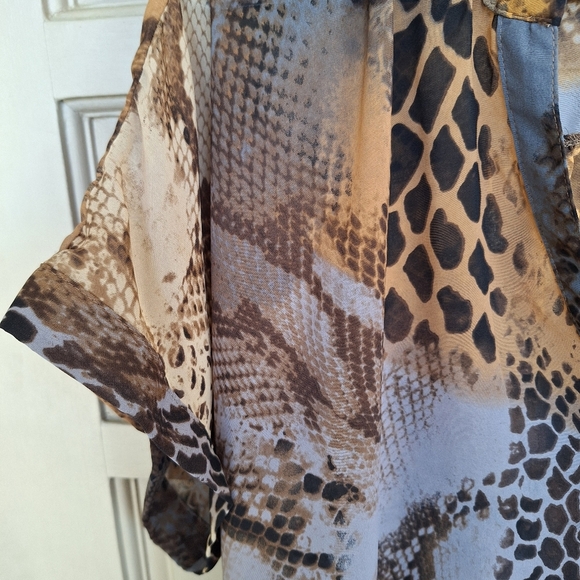 Bobeau Blouse SzXL Button Front Short Sleeve V Neck Leopard Sheer Polyester Cute - Picture 4 of 9